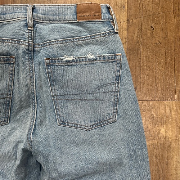 American Eagle 90s Bootcut Jeans Distressed Light Wash High Rise Long Size 2 - Picture 12 of 13